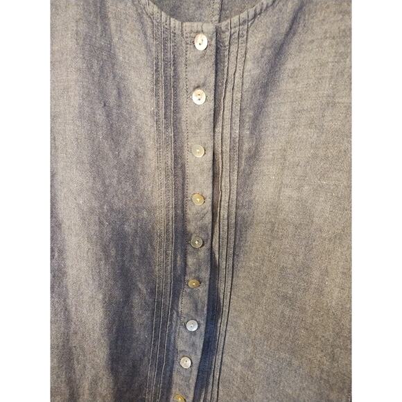 Women's Gray Button-Up Top - Picture 3 of 8